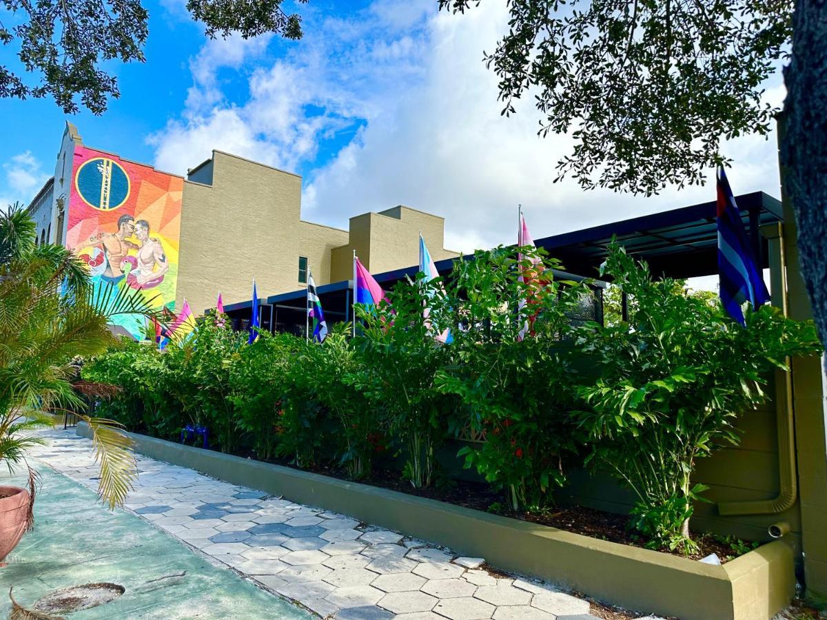 Mari Jean Hotel - All Adults Welcome セント・ピーターズバーグ エクステリア 写真