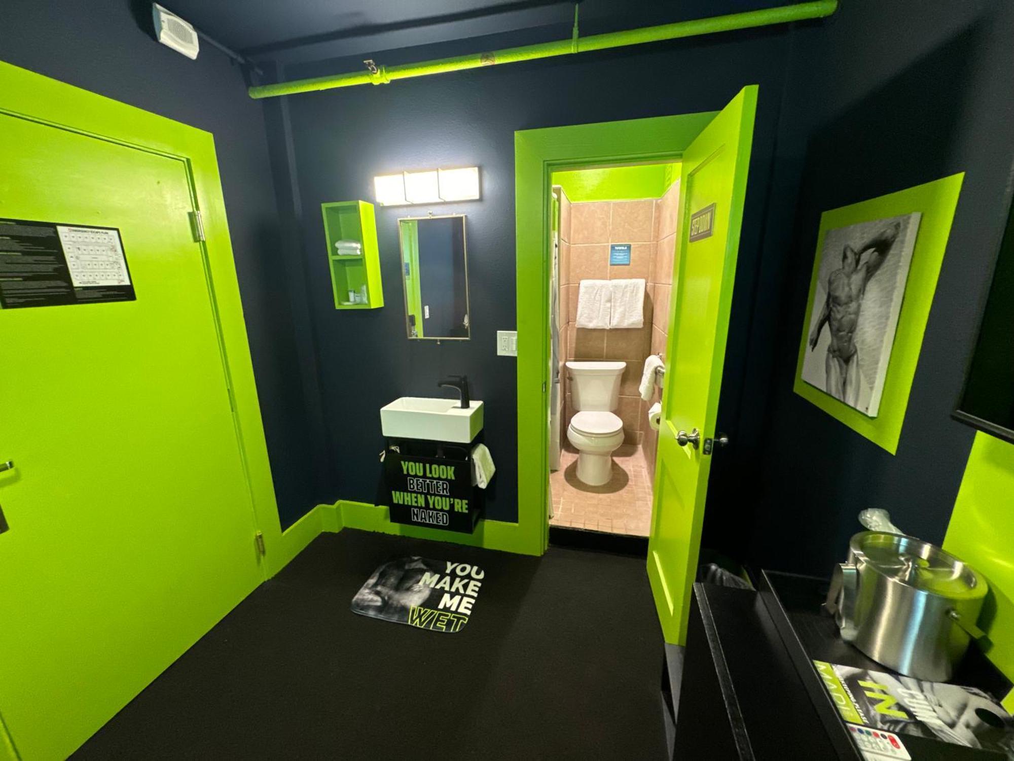 Mari Jean Hotel - All Adults Welcome セント・ピーターズバーグ エクステリア 写真
